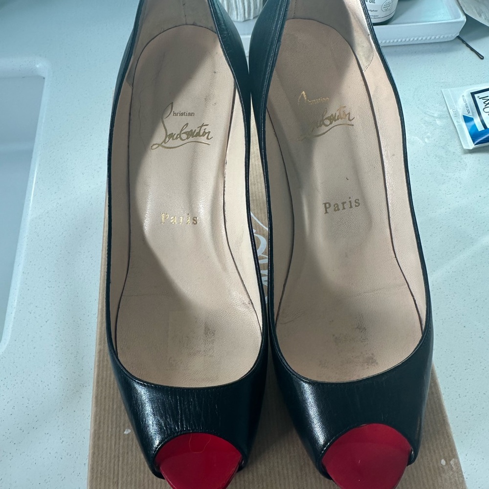 Christian Louboutin heels peep toe 38.5